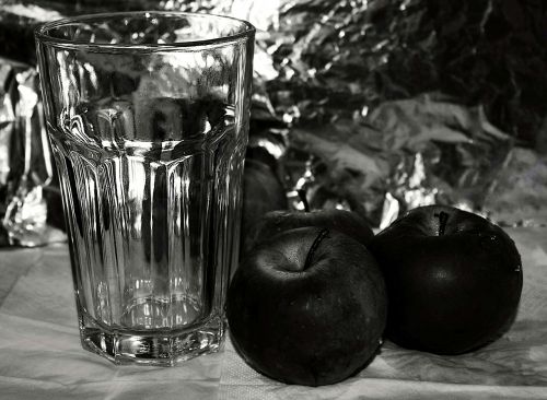 glass still life apples