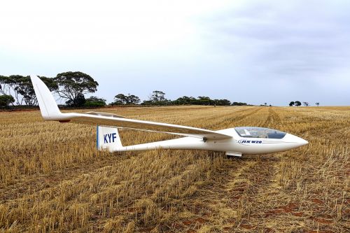 glider field landing