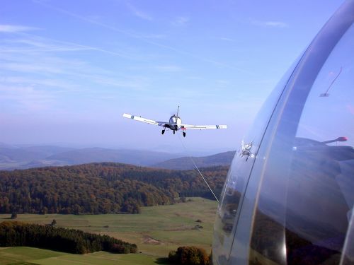 gliding f-slow aircraft towing