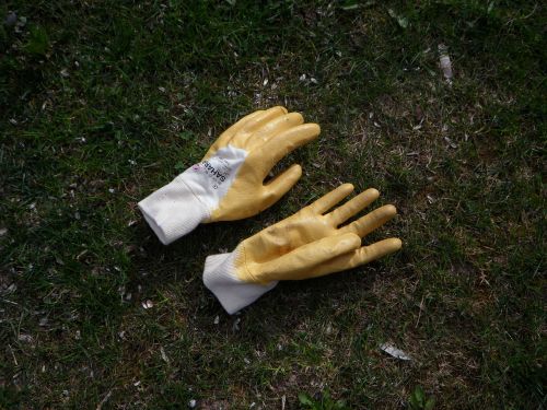 gloves gardening garden