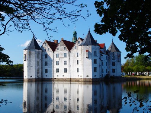 glücksburg castle mecklenburg