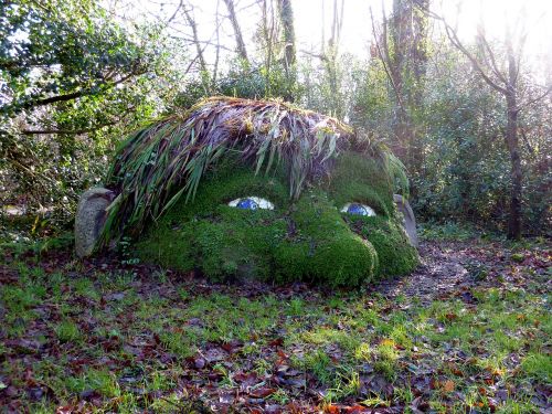 gnome garden sculpture