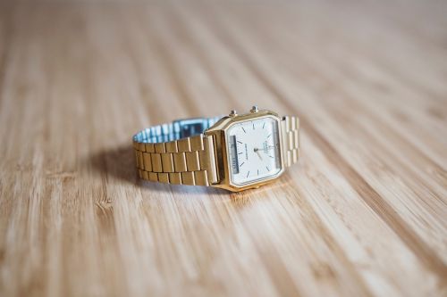 gold watch fashion