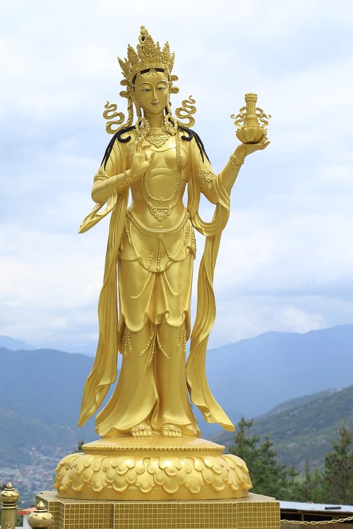 gold  statue  goddess