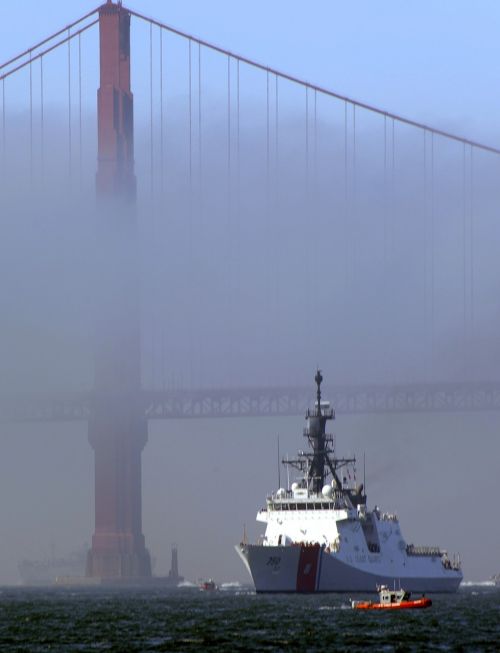golden gate bridge fog ship