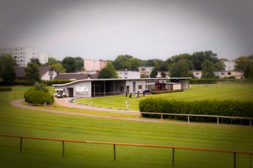 golfers golf course tilt shift