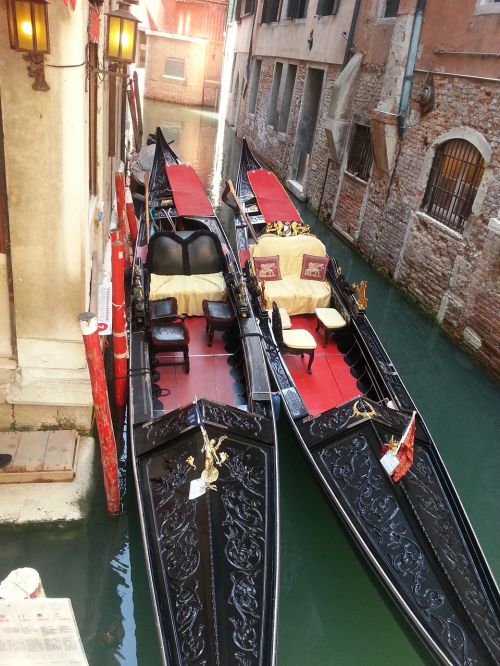 gondola boat holiday