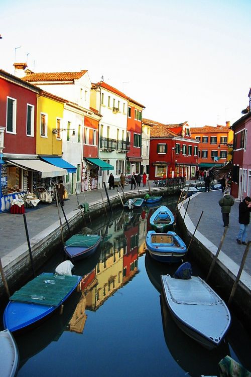 gondolas venice houses