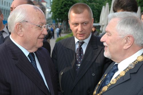 gorbachev wiesbaden mayor diehl