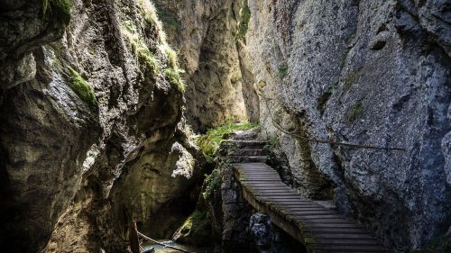 gorge hiking rock