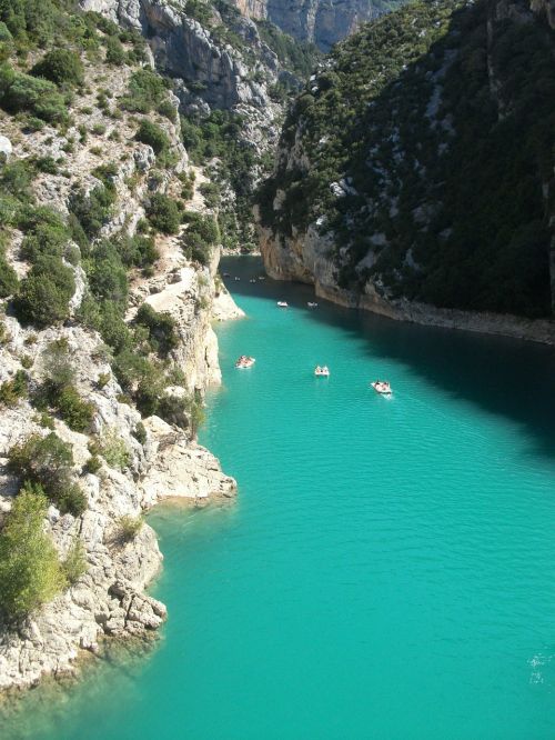 gorge turquoise water