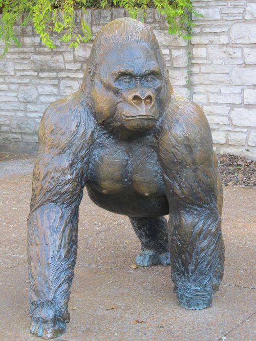 gorilla sculpture statue