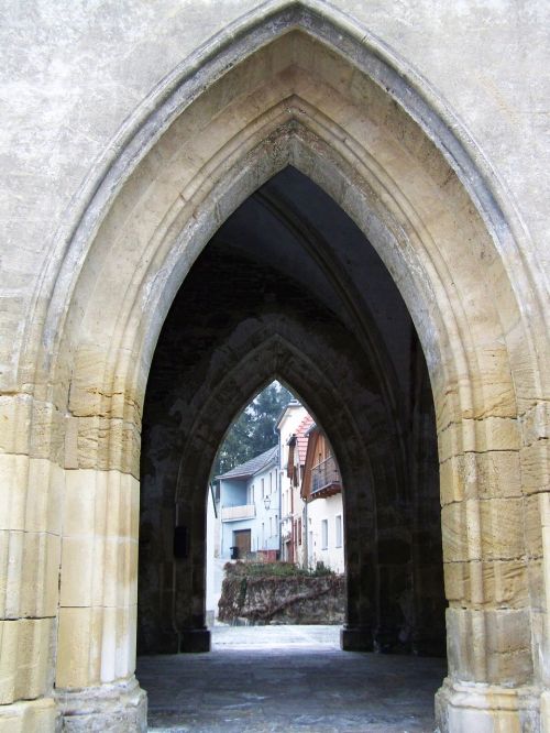 gothic gate arch architecture