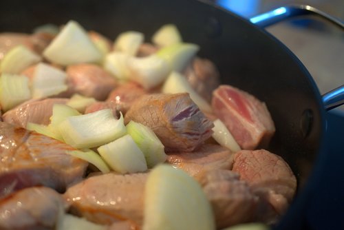 goulash  meat  cook