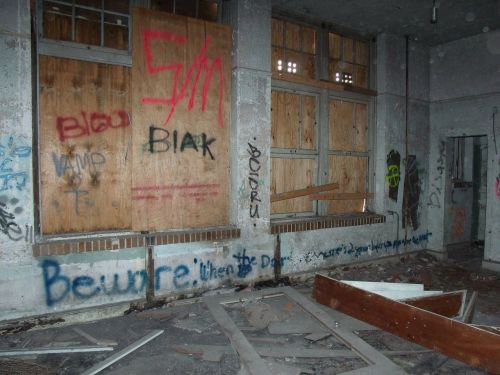 graffiti vandalism abandoned