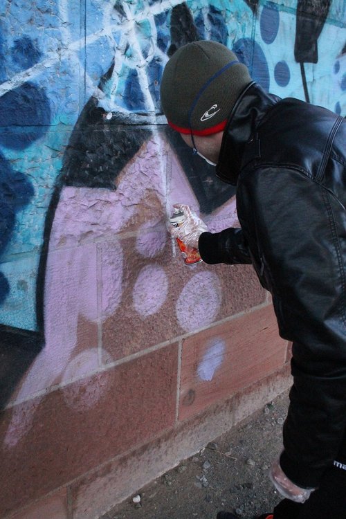 graffiti  sprayer  spray