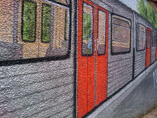 graffiti metro wagon