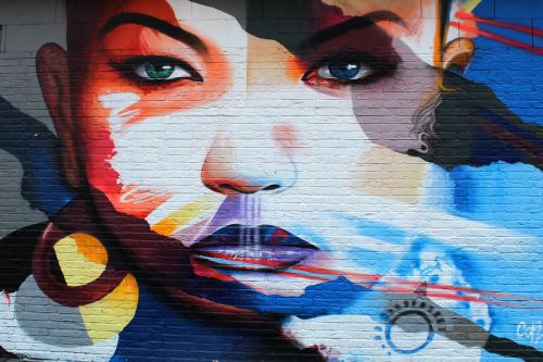 graffitti woman painting