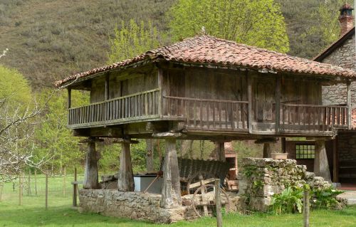 granary field asturias
