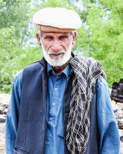 grandparents  old man  pakistan