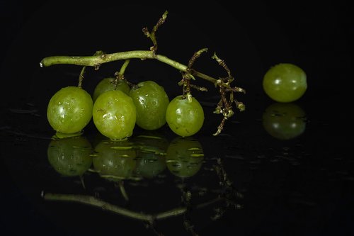 grapes  fruit  bio