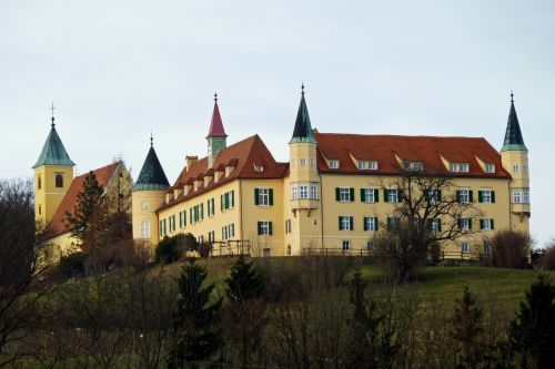 grass austria castle