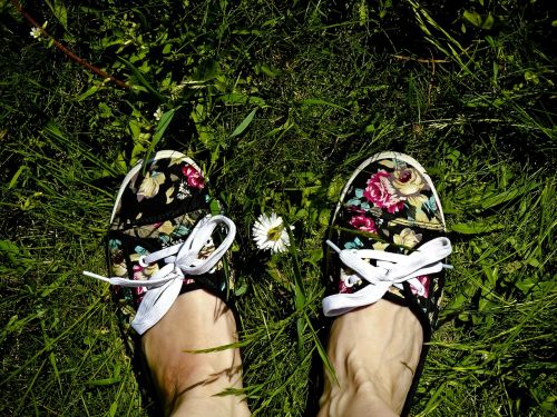 grass shoe feet