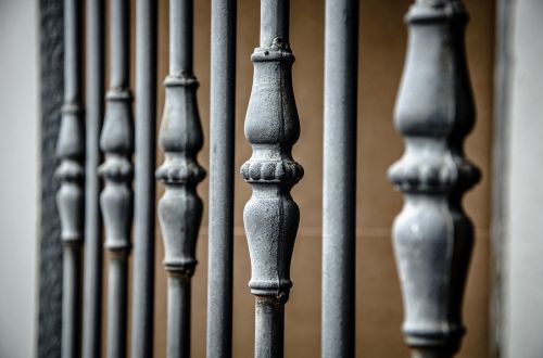 grating window house