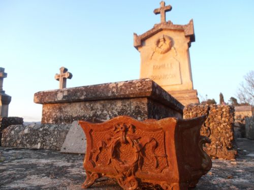 grave tombstone cemetery