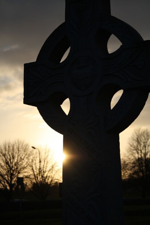 grave celtic cross celtic