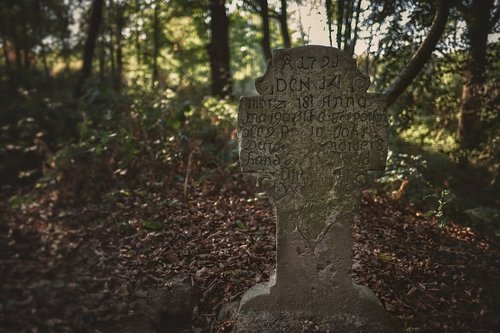 grave  18th century  vintage