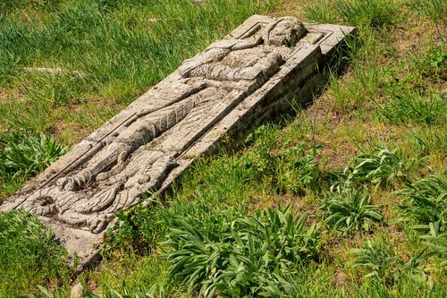 grave  sepulchre  monument