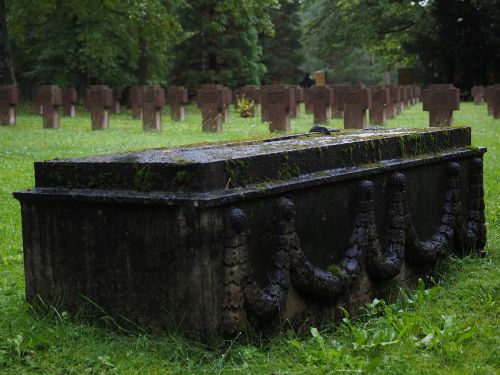grave stones forest cemetery stuttgart cemetery