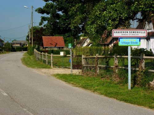 graveron-semerville france village