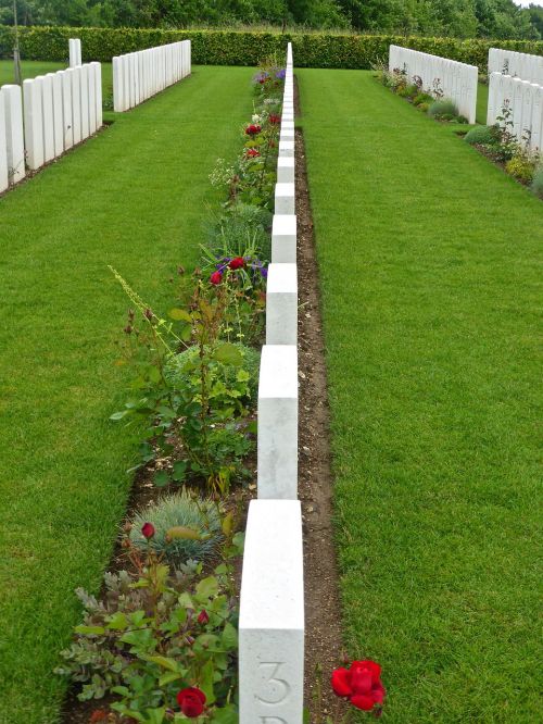 gravestones military remembrance