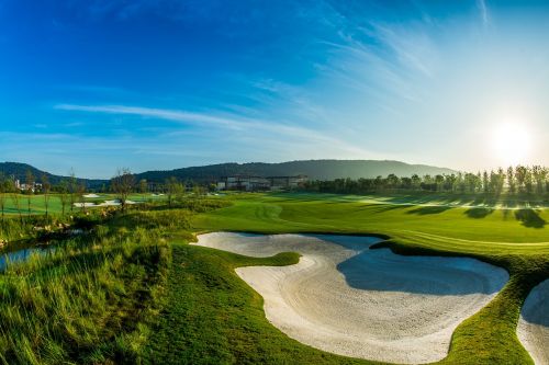 green golf blue sky