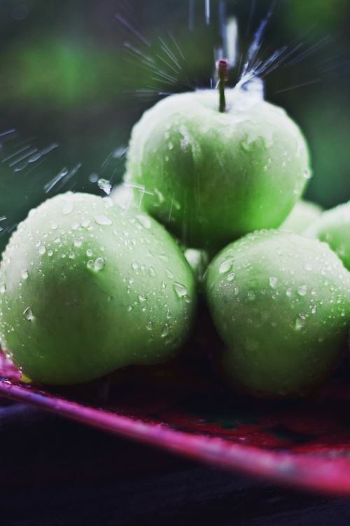green apples food