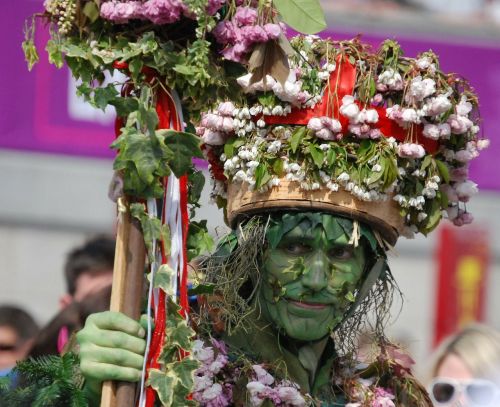 green man hat flowers