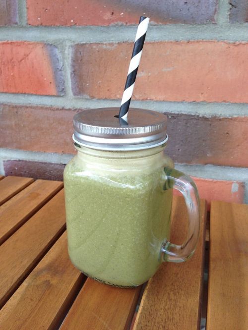 green smoothie healthy drink