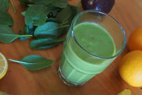 green smoothie mixed drink juice