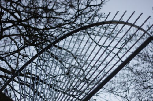 grid fence rays