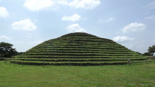 guachimontones pyramids culture