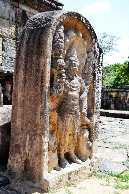 guard stone mura gala polonnaruwa