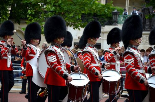 guards queen parade
