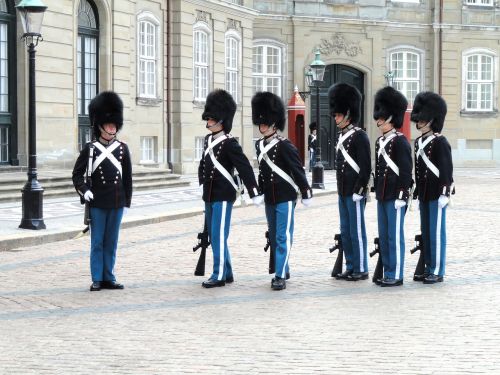 guards amalienborg palace