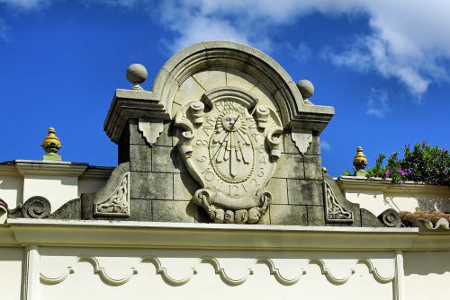 guatemala pediment dial