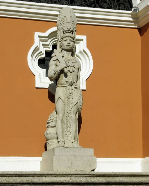 guatemala statue maya