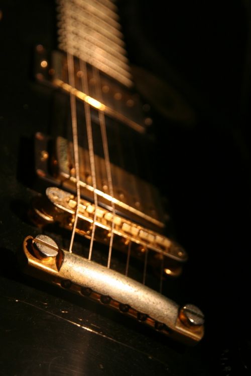 guitar gibson close