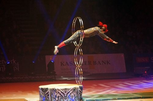 gymnastics acrobatics artist