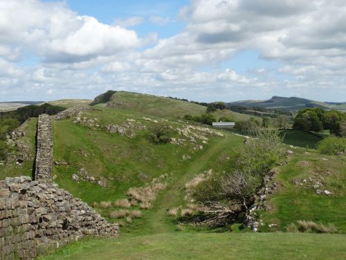 hadrian's wall roman history scotland